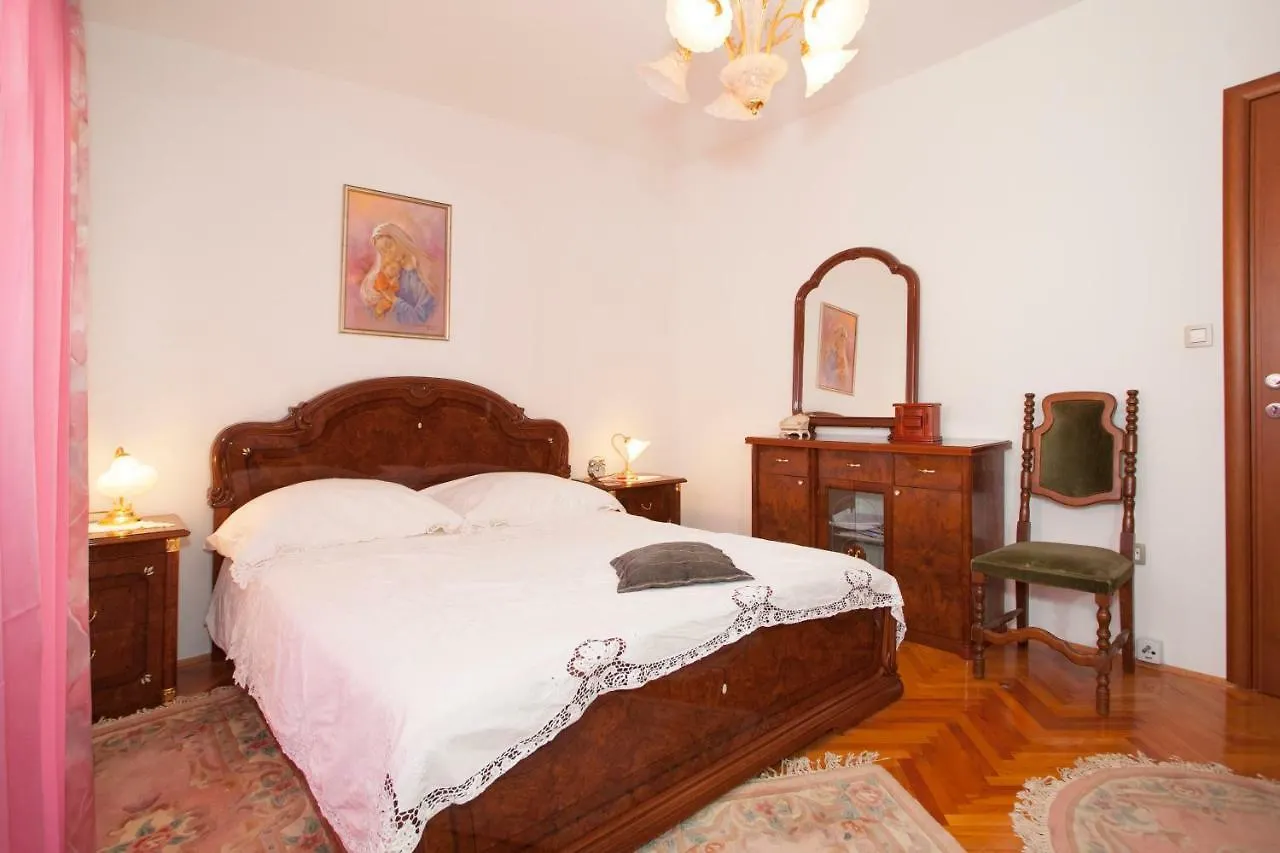Apartment Dolores Split