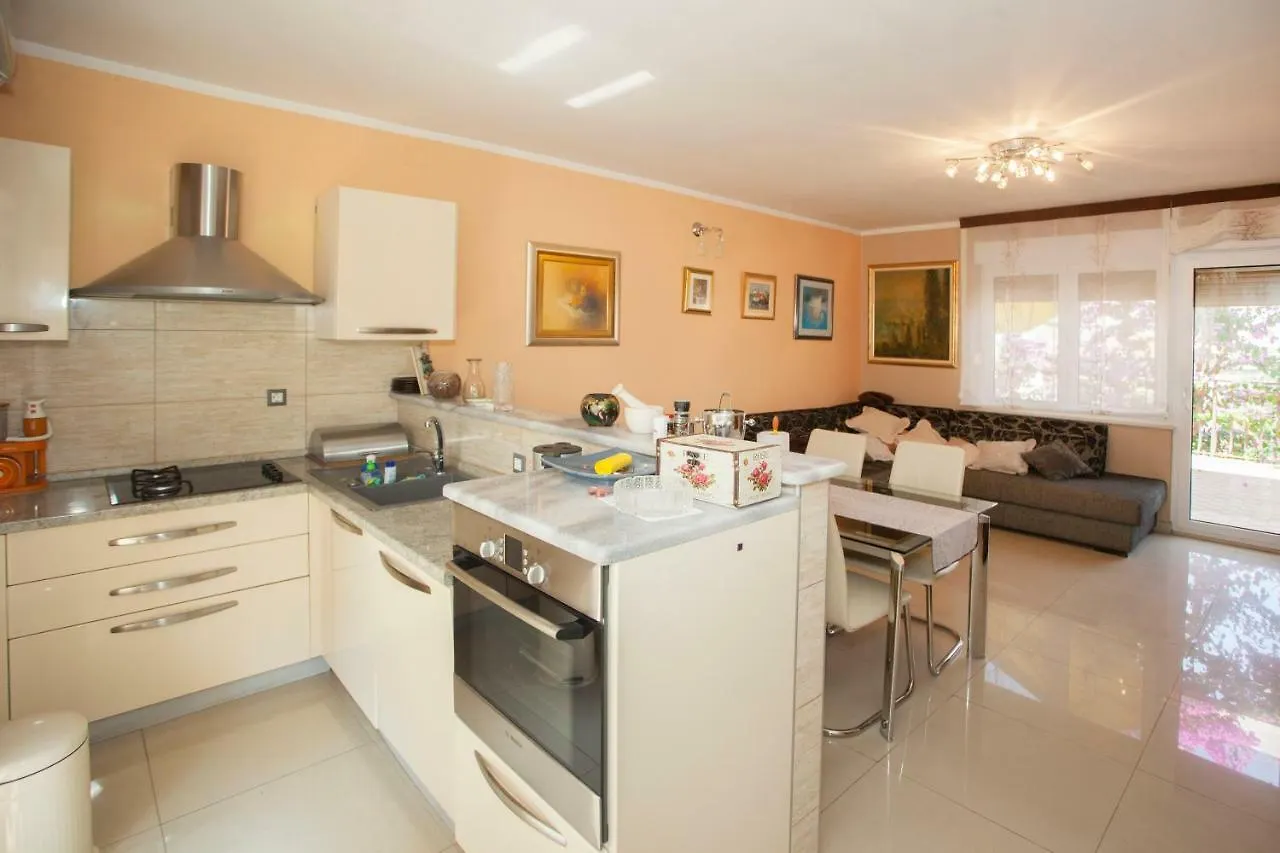 Apartment Dolores Split