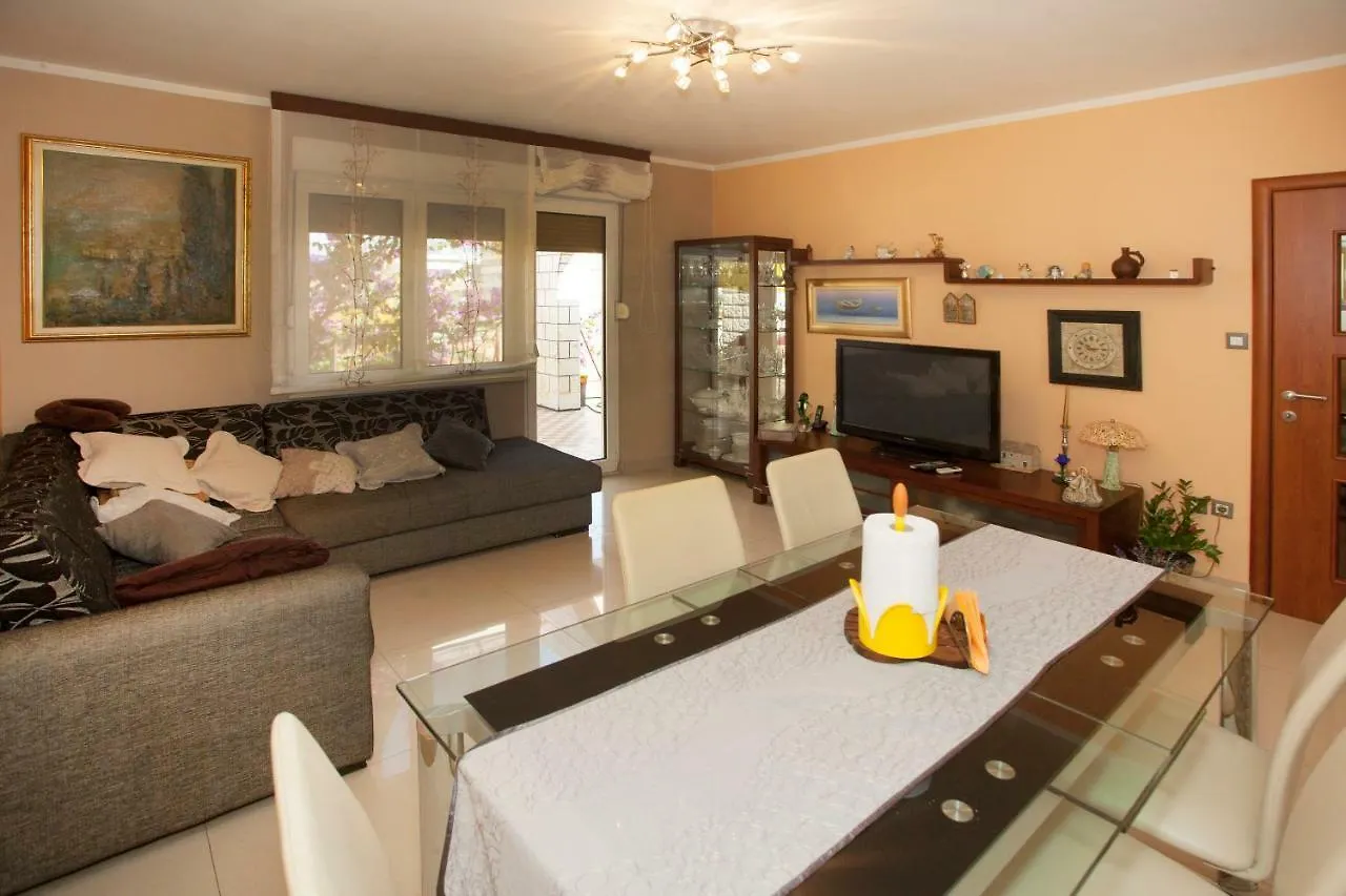 Apartment Dolores Split