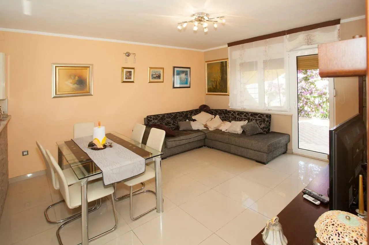 Apartment Dolores Split